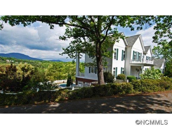 270 Stoneybrook Way - Photo 2