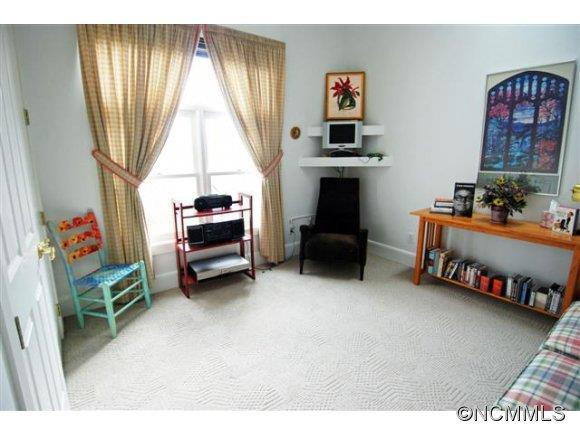 270 Stoneybrook Way - Photo 18
