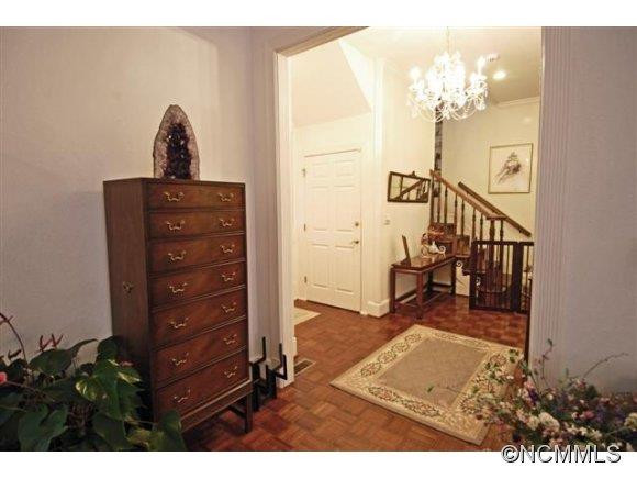 270 Stoneybrook Way - Photo 4