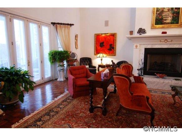 270 Stoneybrook Way - Photo 6