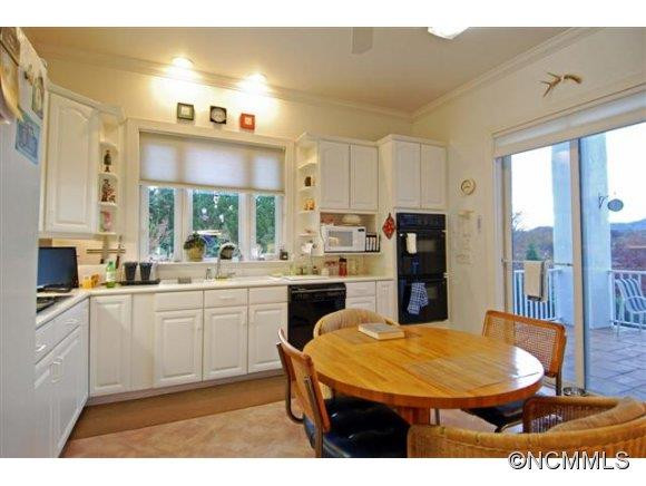 270 Stoneybrook Way - Photo 8