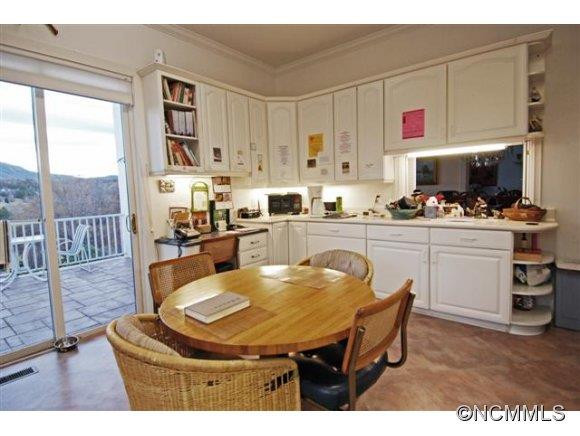 270 Stoneybrook Way - Photo 9