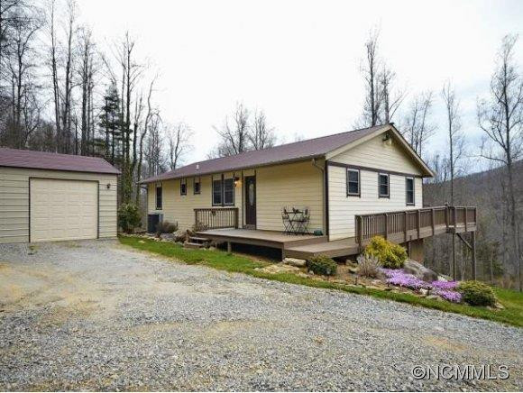 2124 WOODRIDGE DRIVE