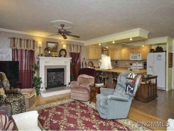 2124 WOODRIDGE DRIVE - Photo 4