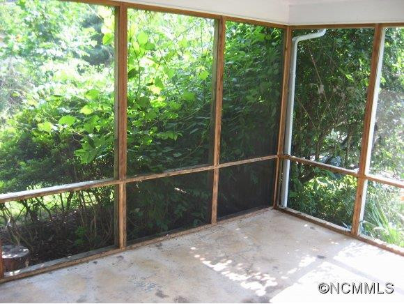 341 Valley Street - Photo 11
