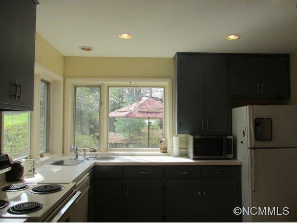 100 Cedar Street - Photo 6