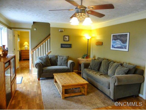 402 Day Lily Drive - Photo 5