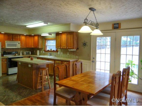 402 Day Lily Drive - Photo 7