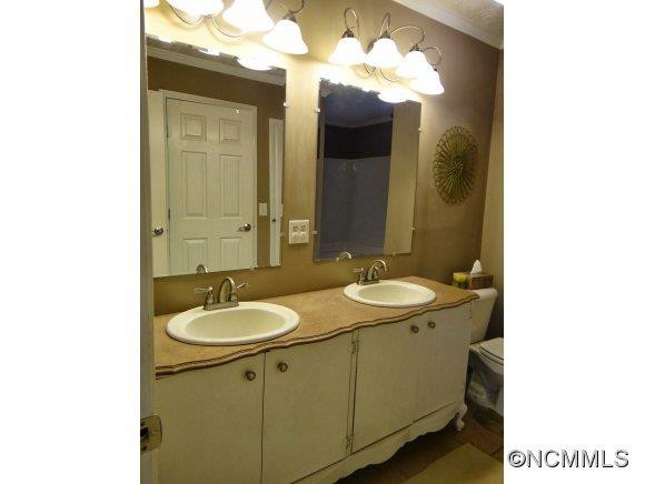 402 Day Lily Drive - Photo 9