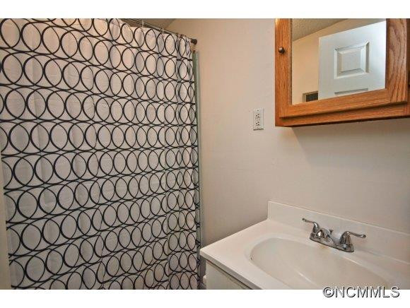 206 Mountain St - Photo 19