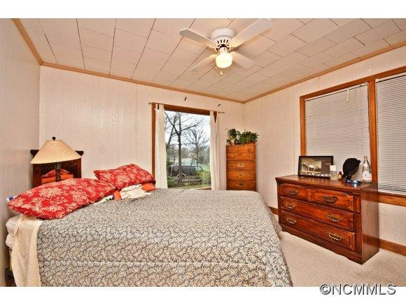 206 Mountain St - Photo 7