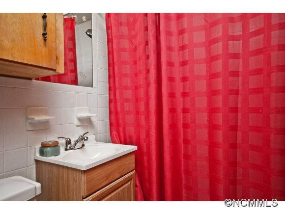 206 Mountain St - Photo 10