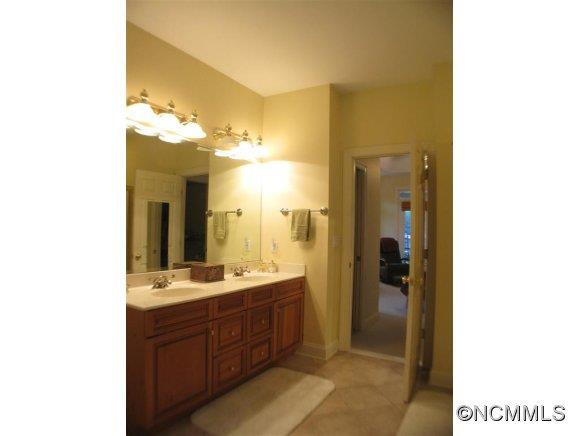2689 Memorial Hwy #4 - Photo 12