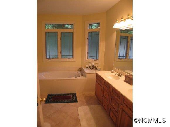 2689 Memorial Hwy #4 - Photo 13