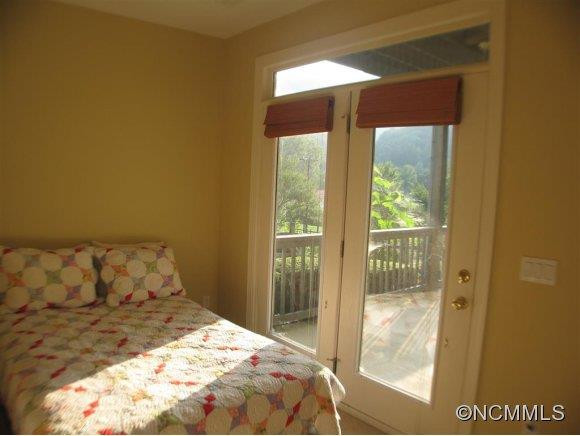2689 Memorial Hwy #4 - Photo 17