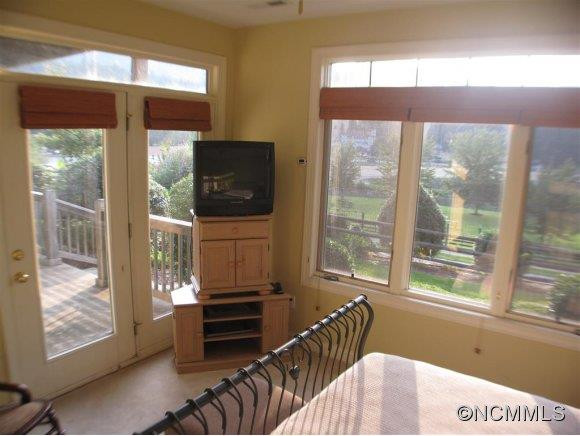 2689 Memorial Hwy #4 - Photo 20