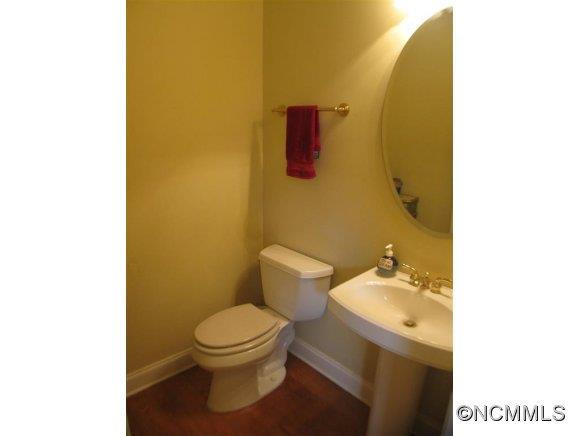 2689 Memorial Hwy #4 - Photo 9