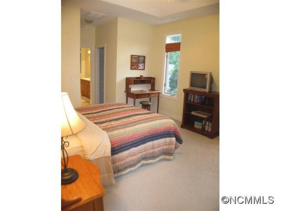2689 Memorial Hwy #4 - Photo 10