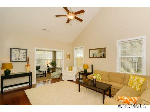 19 Manderley Way - Photo 4
