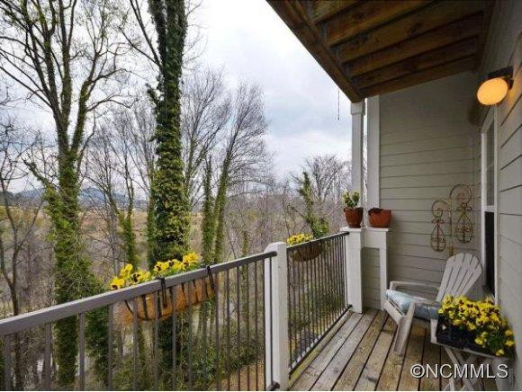 400 VISTA LAKE DRIVE, #206 - Photo 3