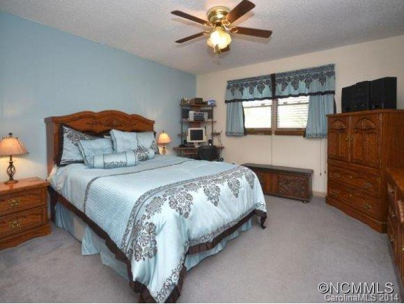 1744 BEAR CREEK RD - Photo 10