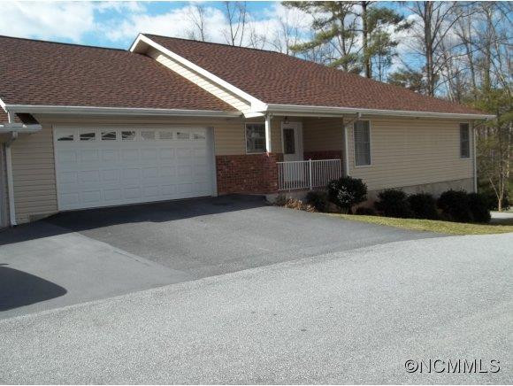 54 Ashley Hill Ln