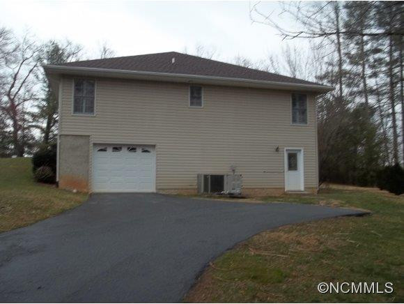 54 Ashley Hill Ln - Photo 3