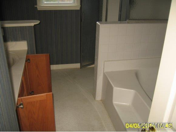  - Photo 7