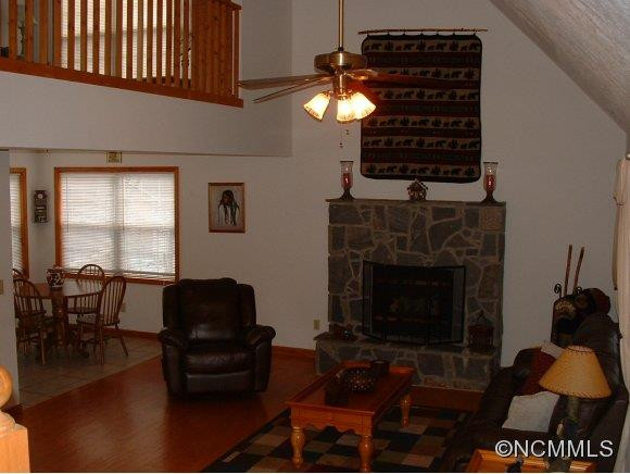 287 CRESTMONT DR. - Photo 4