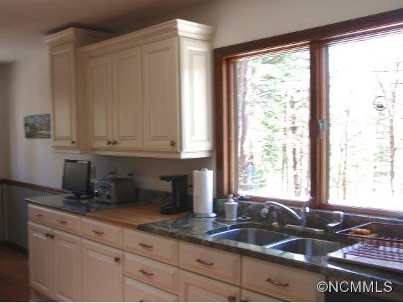 307 Ann Drive - Photo 4