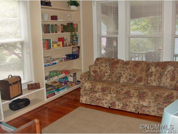 213 Chapel Drive - Photo 9