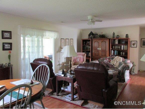 204 Dartcrest Drive - Photo 2