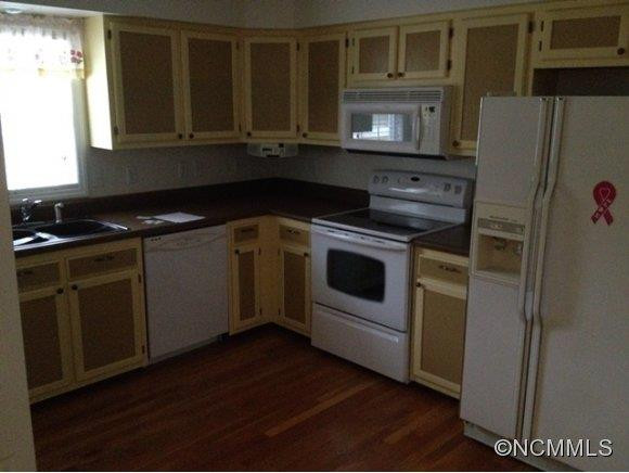 3256 Chimney Rock Road - Photo 4