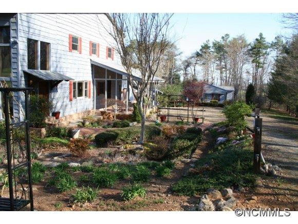 547 Moore's Valley Lane - Photo 2