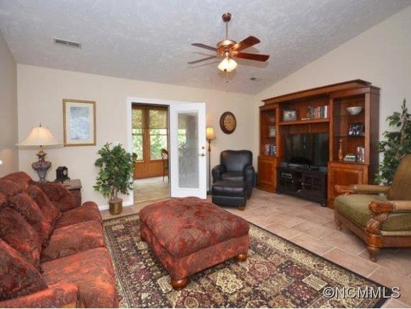 4 NORTH VALLEY DRIVE - Photo 3