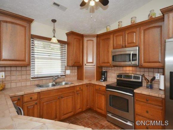 4 NORTH VALLEY DRIVE - Photo 8