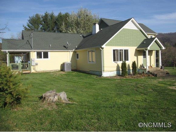 208 Wilson Ave - Photo 2
