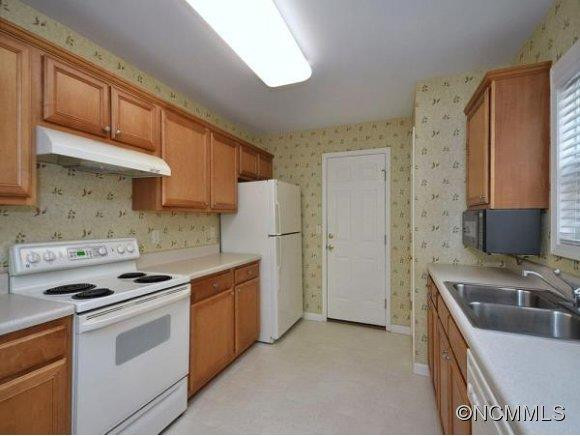 138 CHARLESTOWN DRIVE - Photo 3