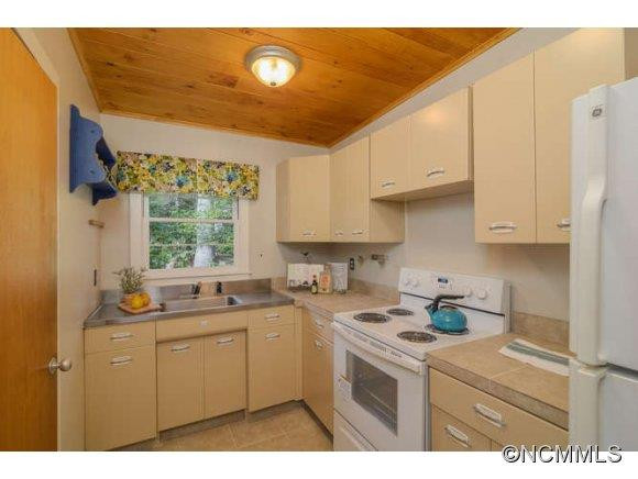 162 Woodland Road - Photo 8