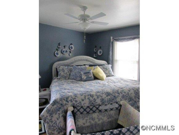 268 Hawthorne Drive - Photo 12