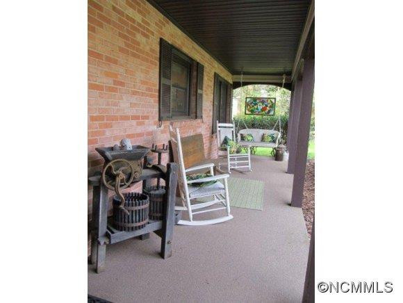 268 Hawthorne Drive - Photo 18