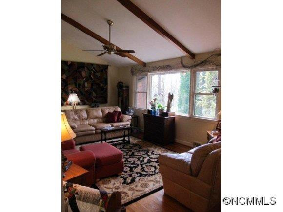 268 Hawthorne Drive - Photo 4