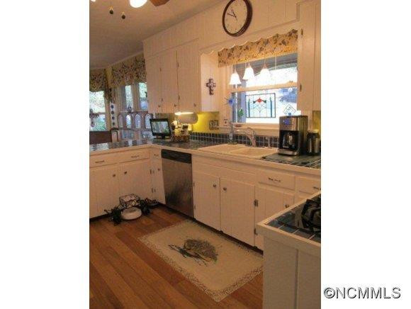 268 Hawthorne Drive - Photo 7