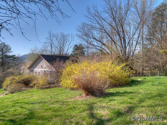 26 Mountain View Avenue - Photo 2