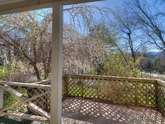 26 Mountain View Avenue - Photo 4