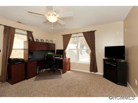 272 Paint Fork Rd - Photo 17