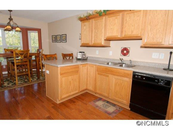302 Castle Creek Drive - Photo 11