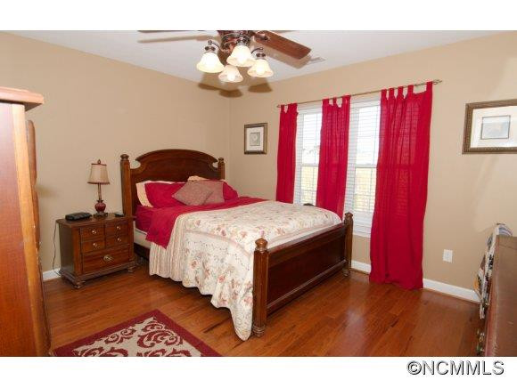 302 Castle Creek Drive - Photo 13