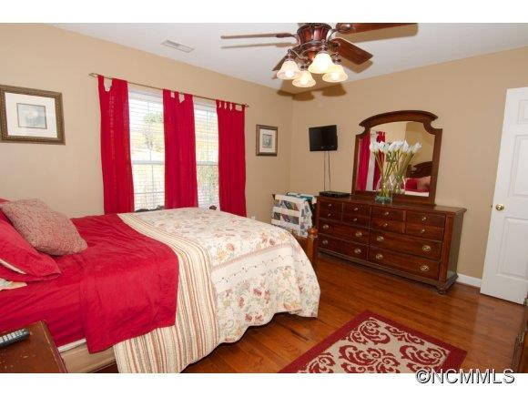 302 Castle Creek Drive - Photo 14