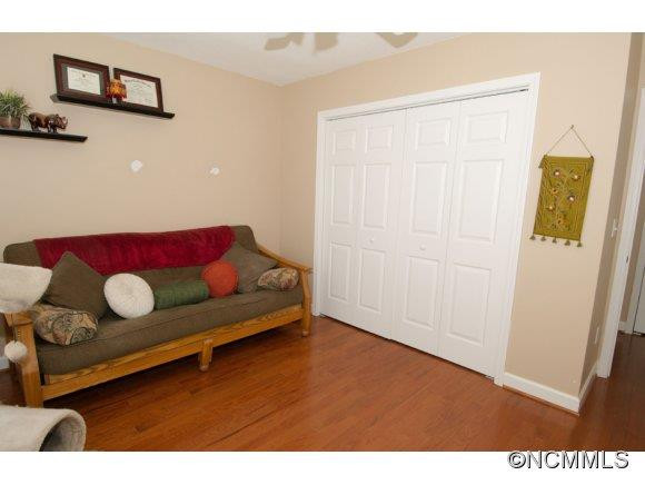 302 Castle Creek Drive - Photo 17
